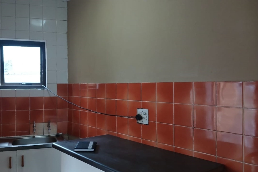To Let 1 Bedroom Property for Rent in Athlone Western Cape